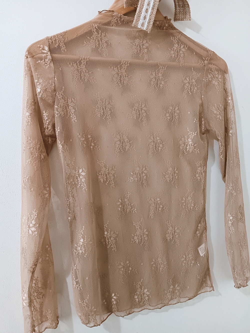 Scallop Ruffled Sheer Floral Lace Long Sleeve Western Minimalist Layering Top
